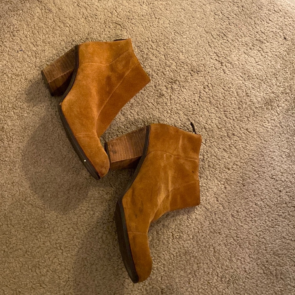 Vince camuto booties